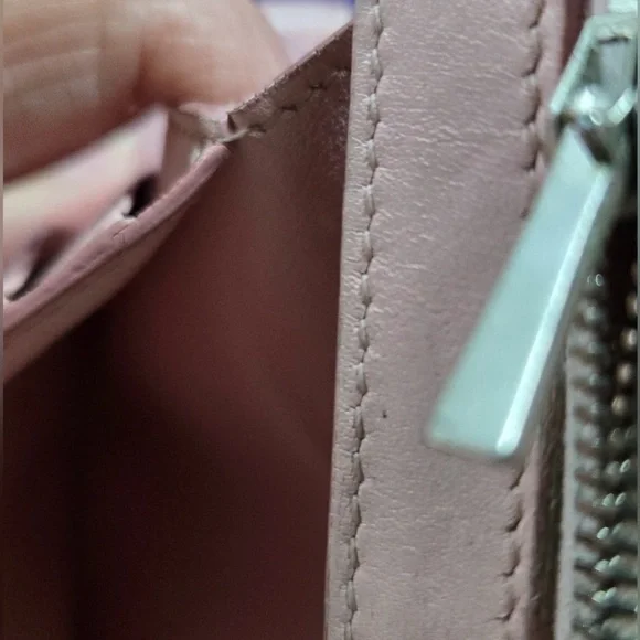⭐️Celine Medium Strap Red Leather Bifold Wallet
